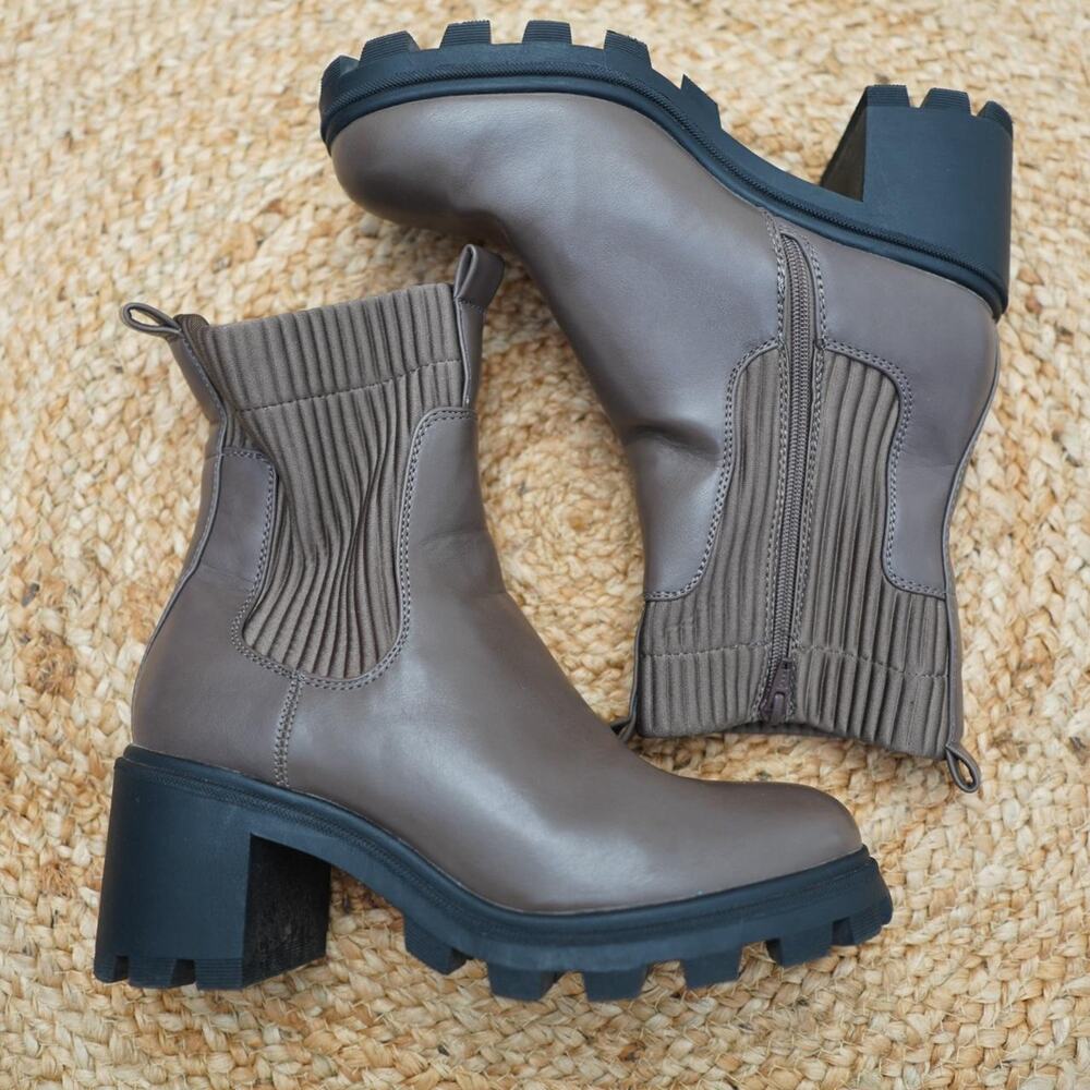 A New Day Lug Sole Ankle Boots Taupe Size 9